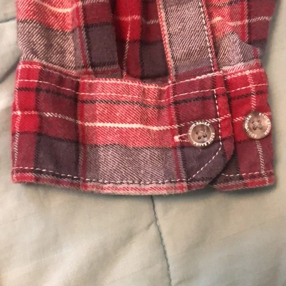 Eddie Bauer Relaxed Fit button down - Picture 5 of 8